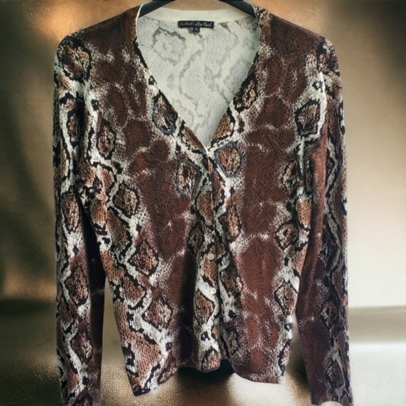 Pierri Women's Cardigan Sweater Snakeskin Pattern Beaded V-Neck Size Medium - Picture 1 of 10